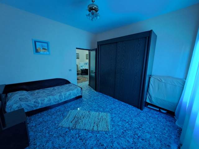 Tirane, ofert apartament 2+1 Kati II-te i nje vile, 120 m² 550 Euro (rruga Hoxhe Vokri, Pak minuta nga Pazari i Ri)