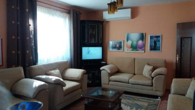 Elbasan, shitet shtepi 250 m² 6.000.000 Leke