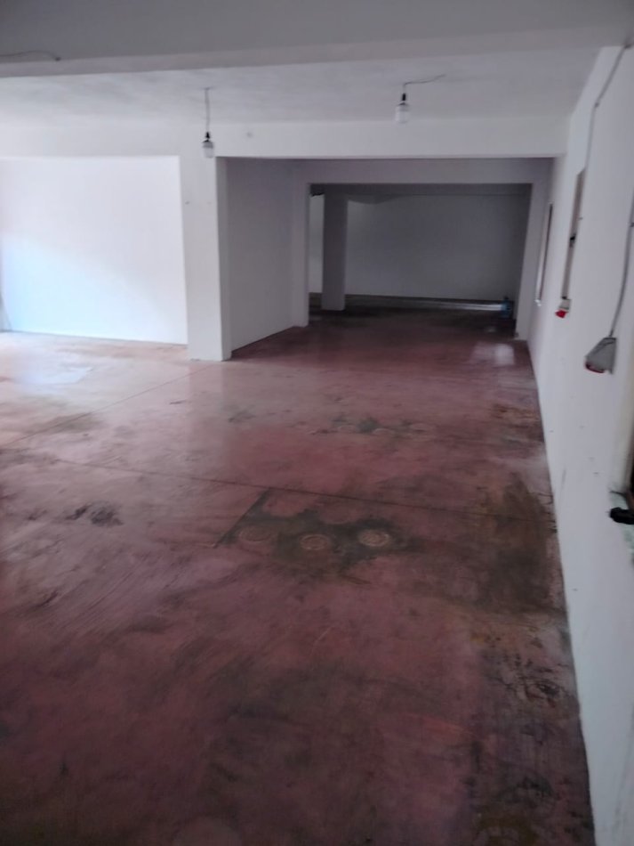 Tirane, jepet me qera magazine , , 200 m² 600 € (Astir)