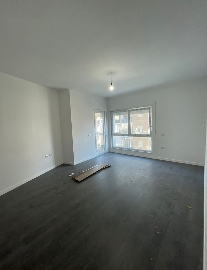 Tirane, shitet apartament 2+1 Kati 4, 109 m² 256.855 € (Rruga Barrikadave)