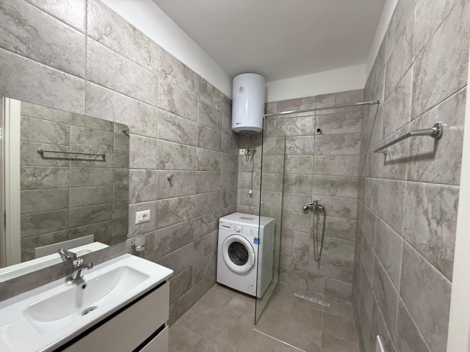 Tirane, jepet me qera apartament 2+1 Kati 3, 80 m² 700 € (don bosko)