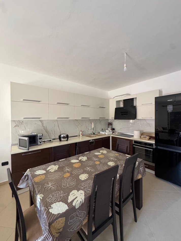 Tirane, shitet apartament 2+1+Ballkon Kati 2, 109 m² 150.000 € (astir)