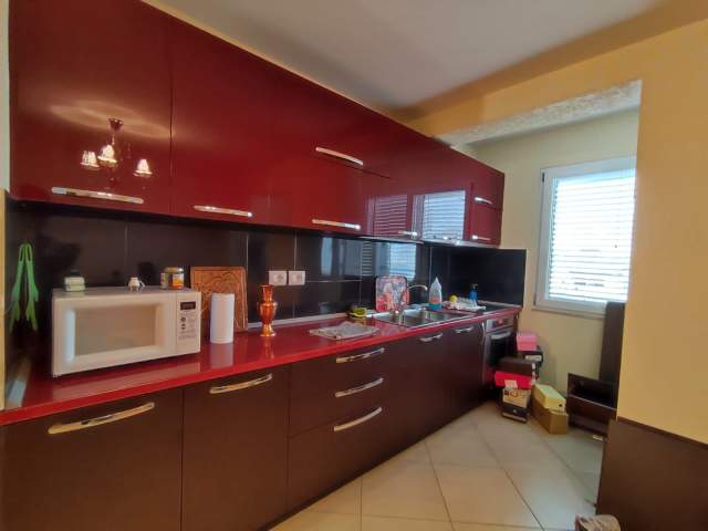 Tirane, jepet me qera apartament Kati 5, 65 m² 400 Euro (Miinistria e drejtesis)