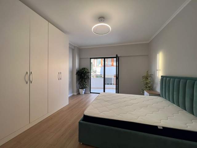 Tirane, shitet apartament 2+1 Kati 3, 92 m² 143.000 Euro (Kodra diellit)