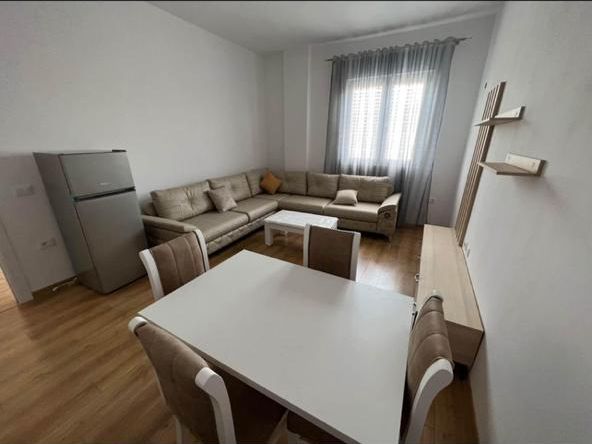 Tirane, jepet me qera apartament 2+1 Kati 1, 85 m² 350 € (Kamez)