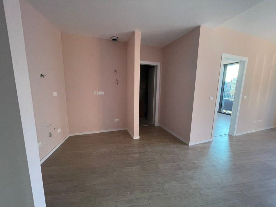 Tirane, jepet me qera apartament 1+1 Kati 3, 64 m² 800 € (Lake View)
