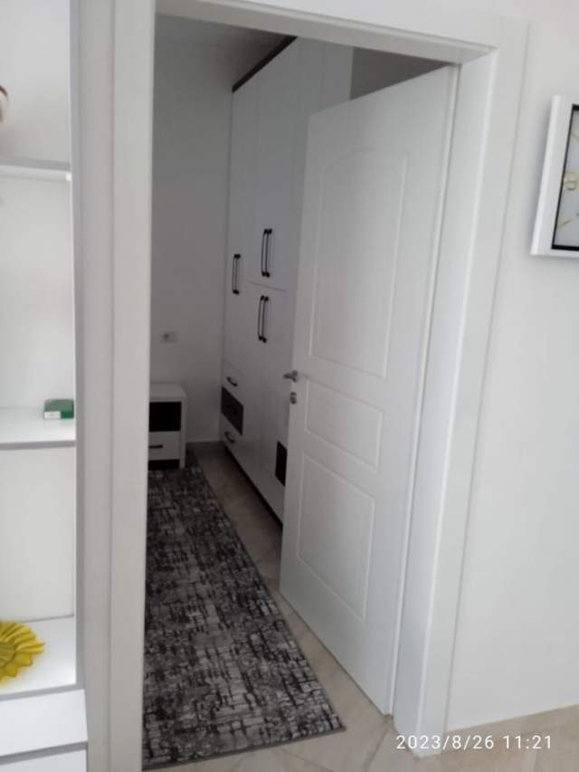Tirane, jepet me qera apartament 1+1+BLK Kati 2, 70 m² 300 Euro (Qesarake)