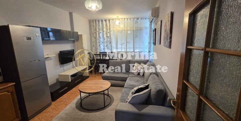 Tirane, jepet me qera apartament 1+1 Kati 7, 75 m² 500 € (Parku i Autobuzave)