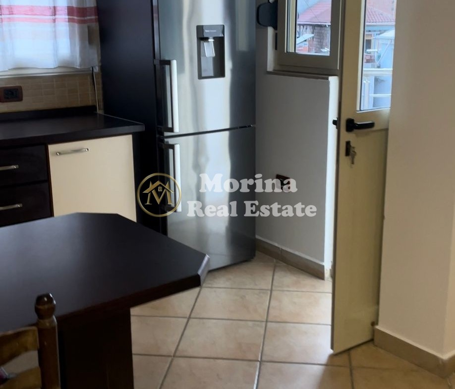 Tirane, jepet me qera apartament 2+1 Kati 4, 95 m² 600 € (21 Dhjetori)