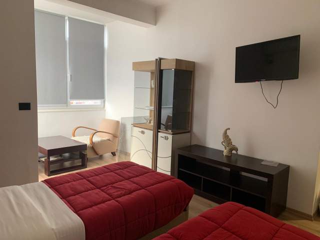 Tirane, shes garsonier 1+1 Kati 2, 200 m² 420.000 Euro (Rr Durresit + Muhamet Gjollesha)