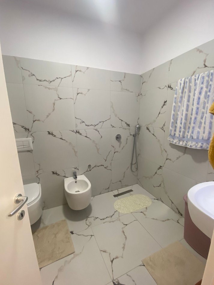 Tirane, shitet apartament 2+1 Kati 4, 101 m² 170.000 € (astir)