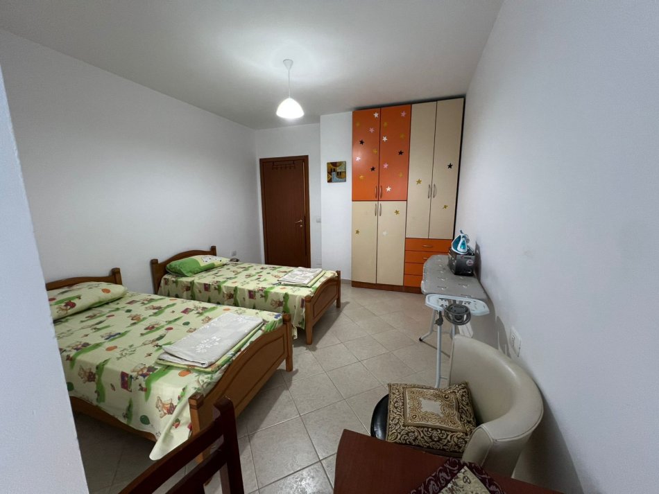 Tirane, jepet me qera apartament 2+1+Ballkon Kati 3, 112 m² 700 € (Zogu zi)