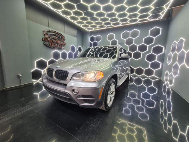 Tirane, shes  BMW X5 3.0 BENZIN FULL OPTION PANORAMIKE Viti 2013,