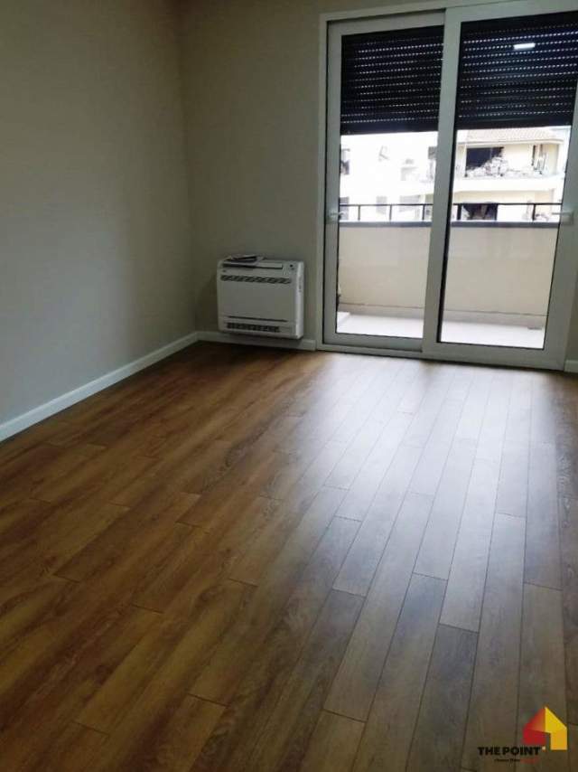 Tirane, jepet me qera zyre Kati 5, 75 m² 700 Euro (Rruga Myslym Shyri)