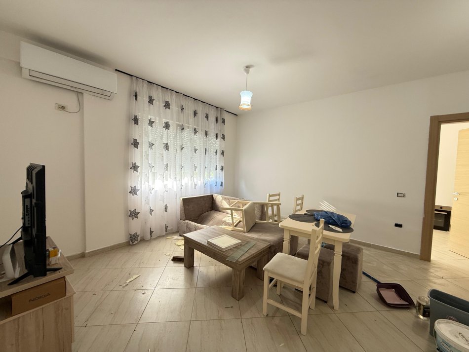 Tirane, jepet me qera apartament 2+1 Kati 2, 85 m² 500 € (liqeni i thate)