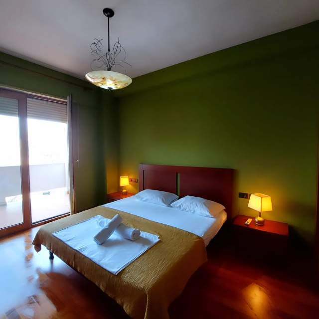 Tirane, jepet me qera apartament 2+1+BLK Kati 8, 104 m² 750 Euro (Gjimnazi Sami Frasheri)