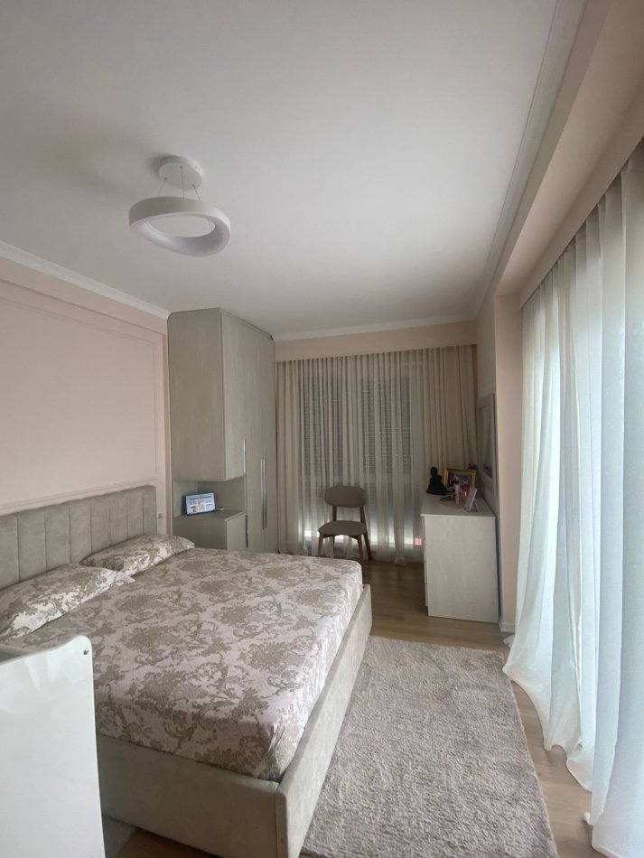 Tirane, shitet apartament 2+1 Kati 4, 101 m² 170.000 € (astir)