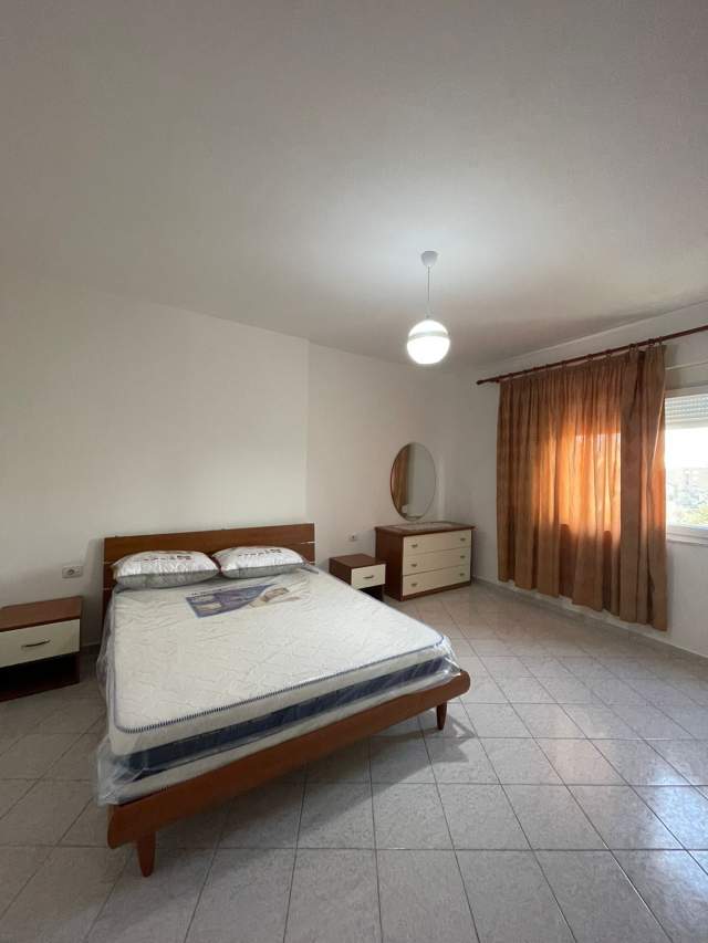 Tirane, jepet me qera apartament 2+1+BLK Kati 4, 92 m² 550 Euro (Rruga Reshit Petrela)