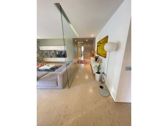 Tirane, shitet apartament 3+1+BLK Kati 8, 331 m² 510.000 Euro (kopshti botanik)
