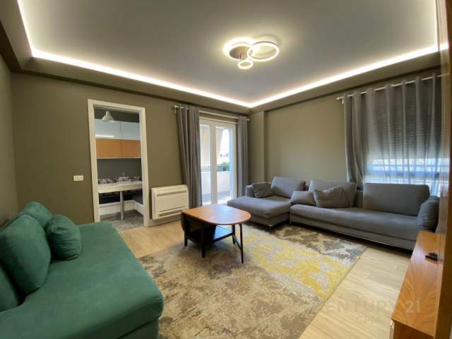 Tirane, jepet me qera apartament 2+1+A+BLK Kati 7, 94 m² 700 Euro (Qendra Kristal)
