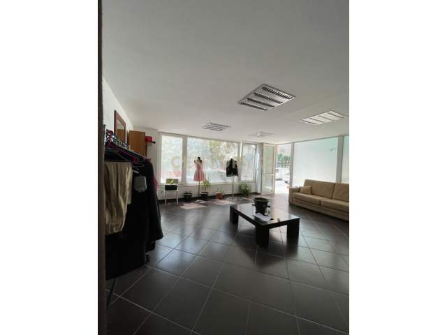 Tirane, jepet me qera ambjent biznesi Kati 0, 60 m² 500 Euro (kopshti zoologjik)