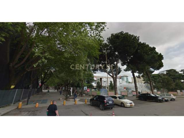 Tirane, jepet me qera ambjent biznesi Kati 0, 140 m² 4.000 Euro (Pedonalja)