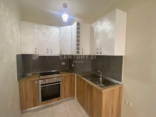 Tirane, shitet apartament 1+1+A+BLK Kati 3, 55 m² 85.000 Euro (Komuna e Parisit)