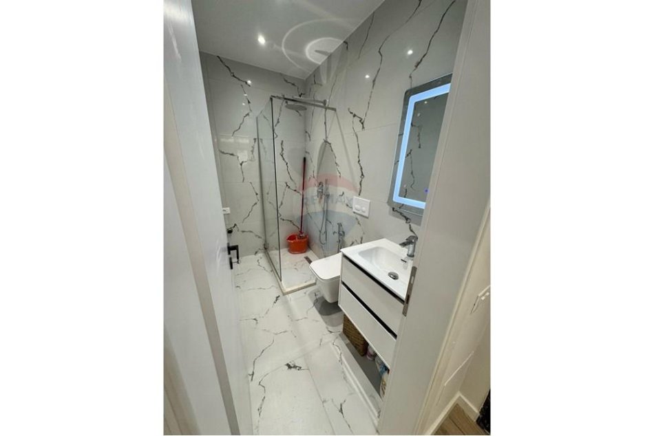 shitet , 65 m² 120.000 € (Shitet apartament 1 + 1 Kodra Diellit)