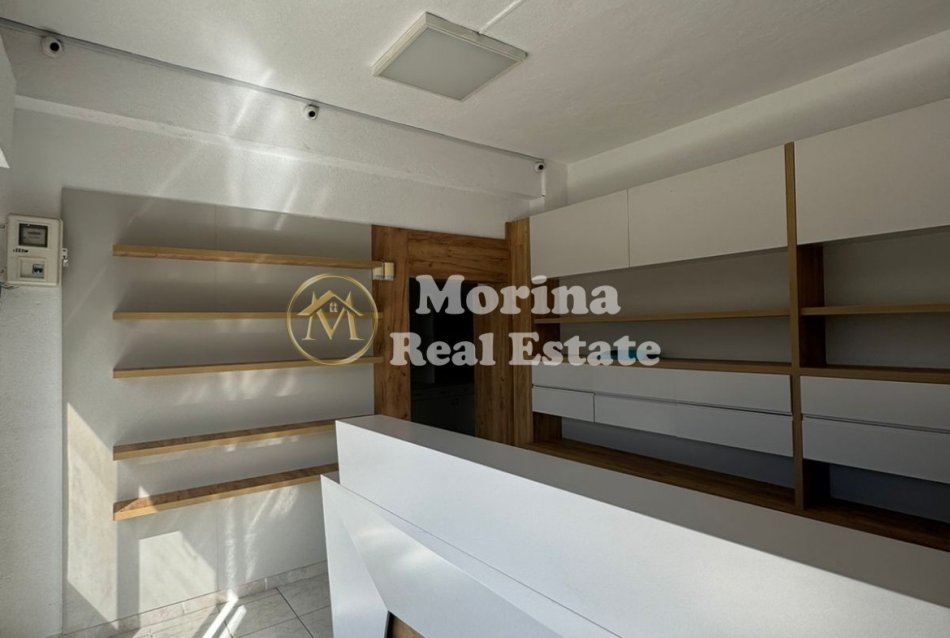 Tirane, jepet me qera ambjent biznesi Kati 1, 60 m² 500 € (QSUT)