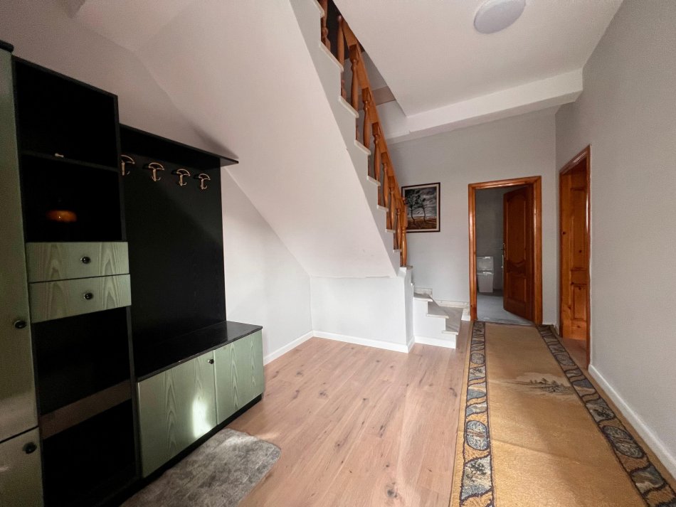 Tirane, jepet me qera Vile 3+1+Ballkon Kati 0, 160 m² 600 € (Shkolla Partizani - Tiranë)