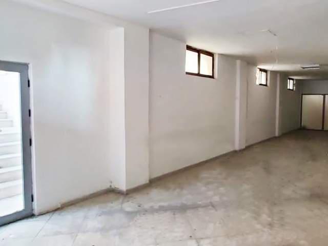 Tirane, shitet dyqan 200 m² 120.000 Euro