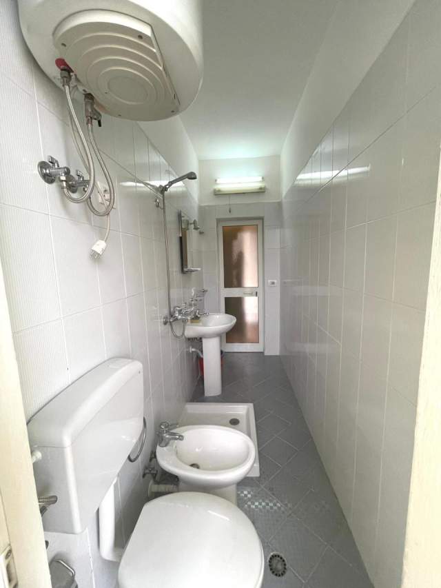 Tirane, shitet apartament 1+1+BLK Kati 3, 56 m² 75.000 Euro (Shkolla e Kuqe)