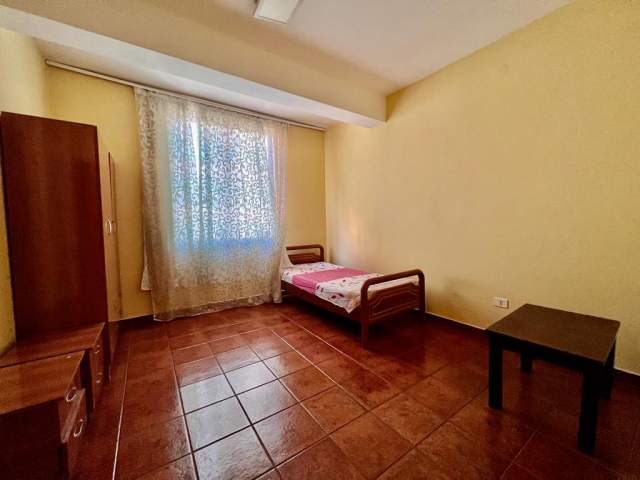 Tirane, shitet apartament 3+1 Kati 2, 138 m² 205.000 Euro (vasil shanto)