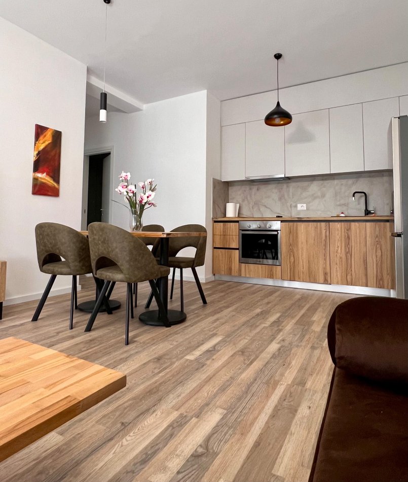 Tirane, jepet me qera apartament 2+1 Kati 2, 100 m² 800 € (Bulevardi i Ri , Rr. Jordan Misja)