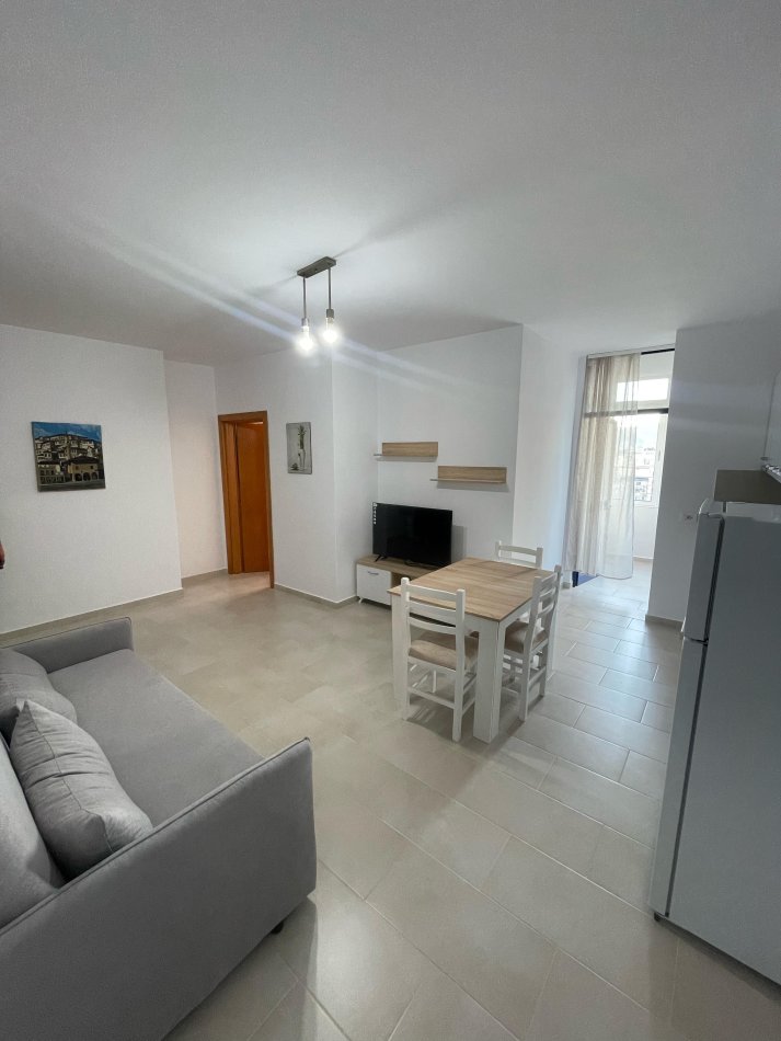 Tirane, jepet me qera apartament 1+1+Ballkon Kati 7, 60 m² 550 € (Bulevardi Gjergj Fishta)