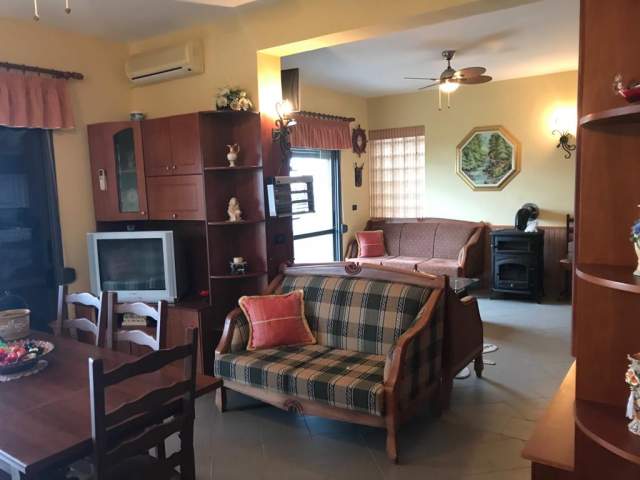 Vlore, shes Vile 3 Katshe 320 m² 550.000 Euro (ish blloku vilave, Rruga Dhimiter Konomi.)