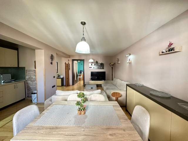 Tirane, jepet me qera apartament 3+1 Kati 4, 108 m² 600 Euro