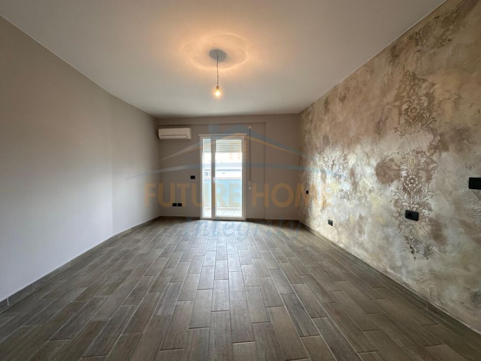 Tirane, shitet apartament 4+1+Aneks+Ballkon Kati 7, 154 m² 260.700 € (Ali Dem)
