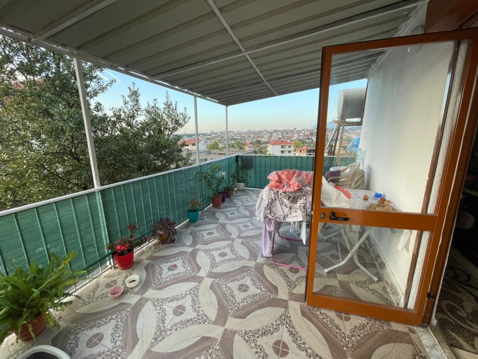 Tirane, shitet apartament 1+1 Kati 3, 54 m² 75.000 € (Allias)