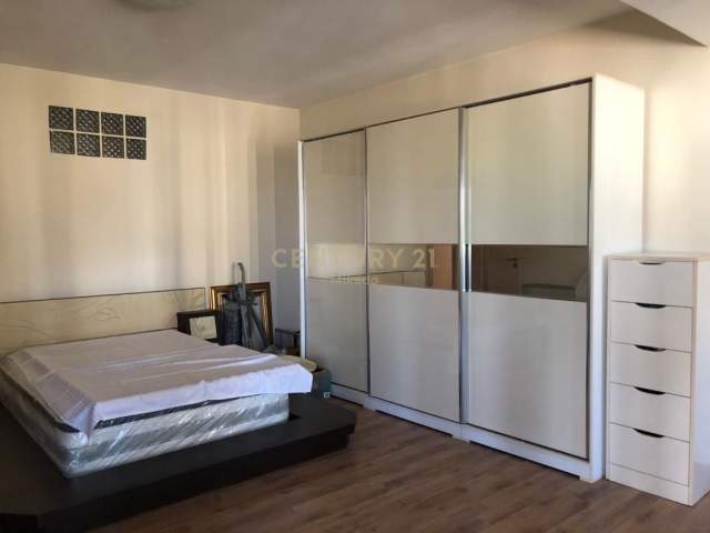 Tirane, jepet me qera apartament 3+1+A+BLK Kati 5, 210 m² 750 Euro (Liqeni i Thate)