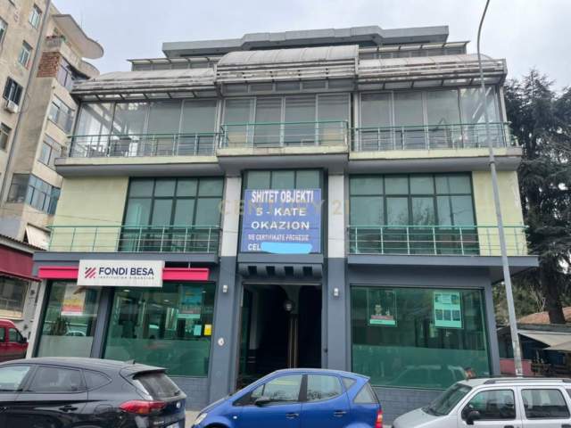 Tirane, shitet Vile 5+1+A+BLK Kati 0, 897 m²  (Rruga e Dibres)