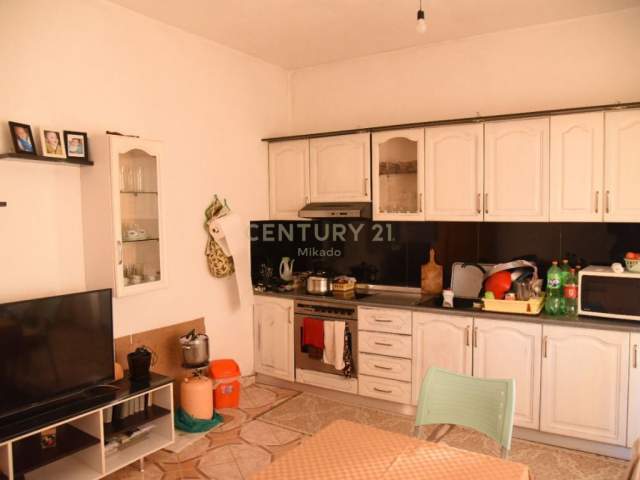 Tirane, shitet Vile 3 Katshe Kati 0, 500 m² 200.000 Euro (Vore)