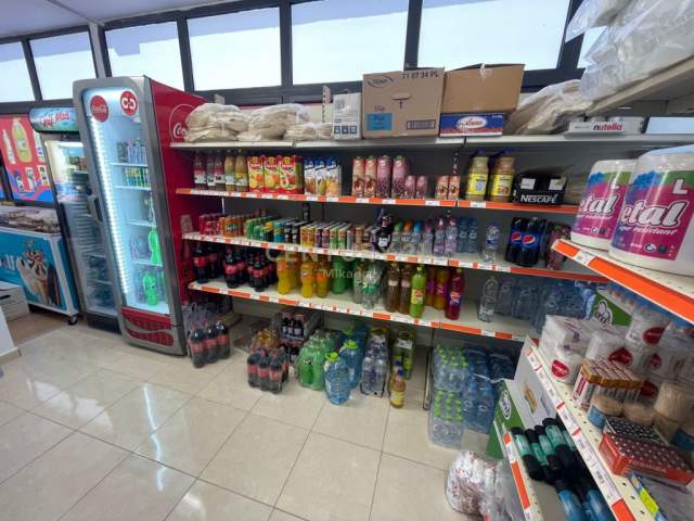 Tirane, jepet me qera dyqan Kati 0, 50 m² 600 Euro (Selite)