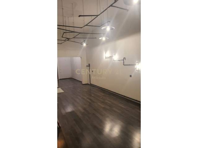 Tirane, shitet ambjent biznesi Kati 0, 28 m² 40.000 Euro (Laprake)