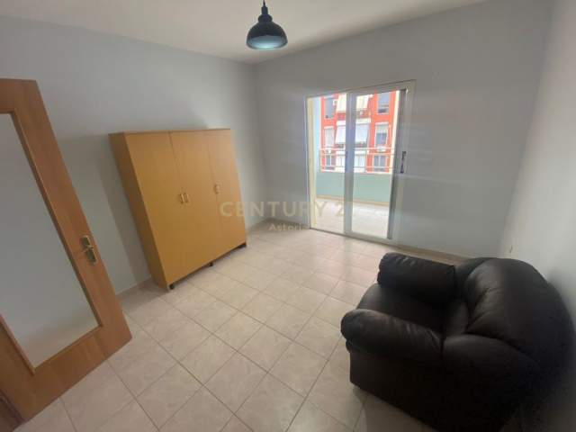 Tirane, shitet apartament 1+1+A+BLK Kati 3, 55 m² 85.000 Euro (Komuna e Parisit)