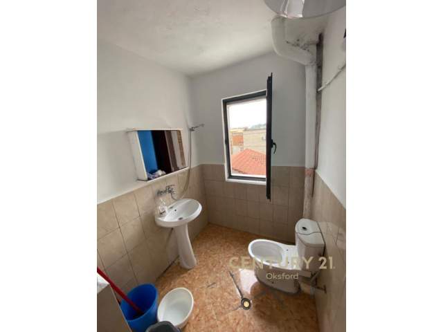 Tirane, shitet apartament 1+1 Kati 4, 53 m² 55.000 Euro (Bulevardi Zhan Dark)