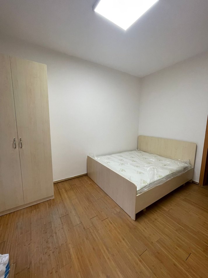 Tirane, jepet me qera apartament 1+1+Ballkon Kati 1, 60 m² 380 € (Rruga Rexhep Jella)
