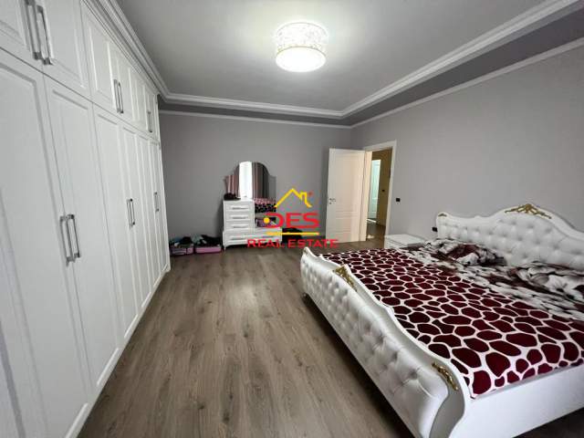 Elbasan, shitet apartament 1+1+BLK Kati 8, 107 m² 60.000 Euro