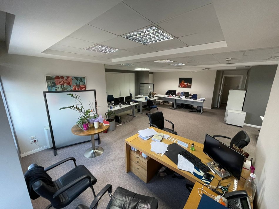 Tirane, jepet me qera ambjent biznesi Kati 5, 555 m² 7.998 € (Rruga Kavajes)