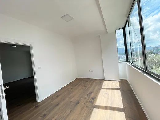 Tirane, shes apartament 2+1+BLK Kati 1, 92 m² 130.000 Euro (Kodra e Diellit)